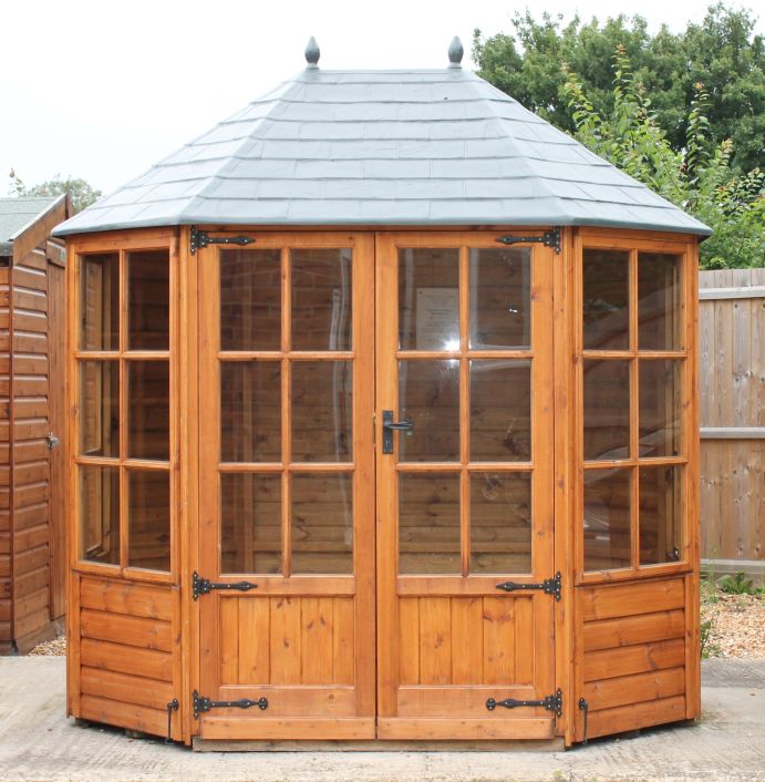 8ft x 6ft (2.4m x 1.8m). Standard Georgian design & Sadolin finish